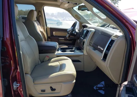 2016 Ram 1500 Laramie z USA, uszkodzony, nr VIN 1C6RR7NTXGS357331